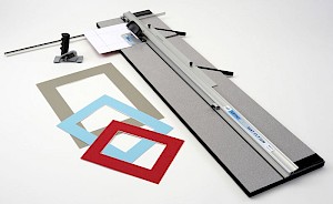 Paszpartuvágó Logan 450-1